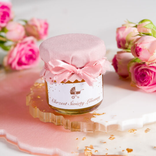 zdjęcie aranżacyjne słoiczka na Komunię Świętą